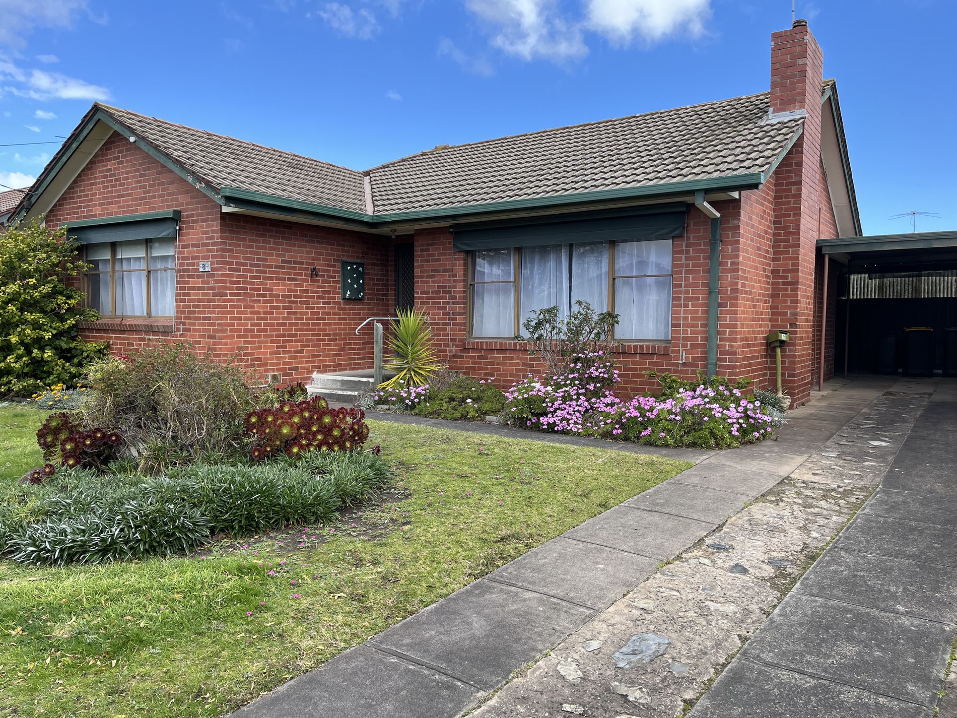 8 Olney Avenue, Thomson