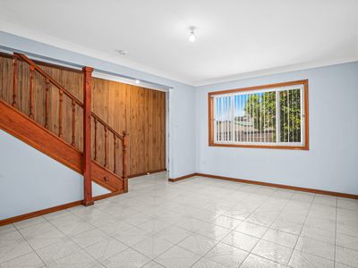 2 / 61 Minda Crescent, Oak Flats