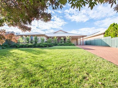 6 Azure Avenue, Dubbo