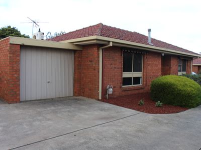 2 / 373 Geelong Road, Kingsville