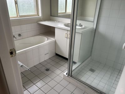 2 / 4 Bolton Street, Bateau Bay