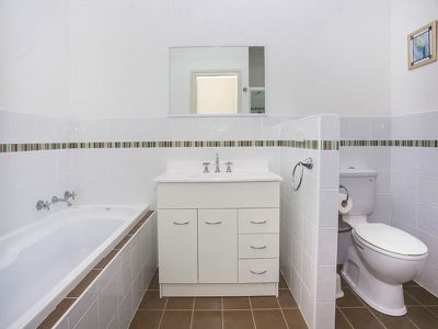 106 Stanthorpe Drive, Kanahooka