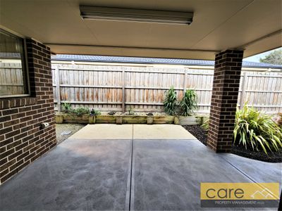 8 Sigvard Boulevard, Hallam