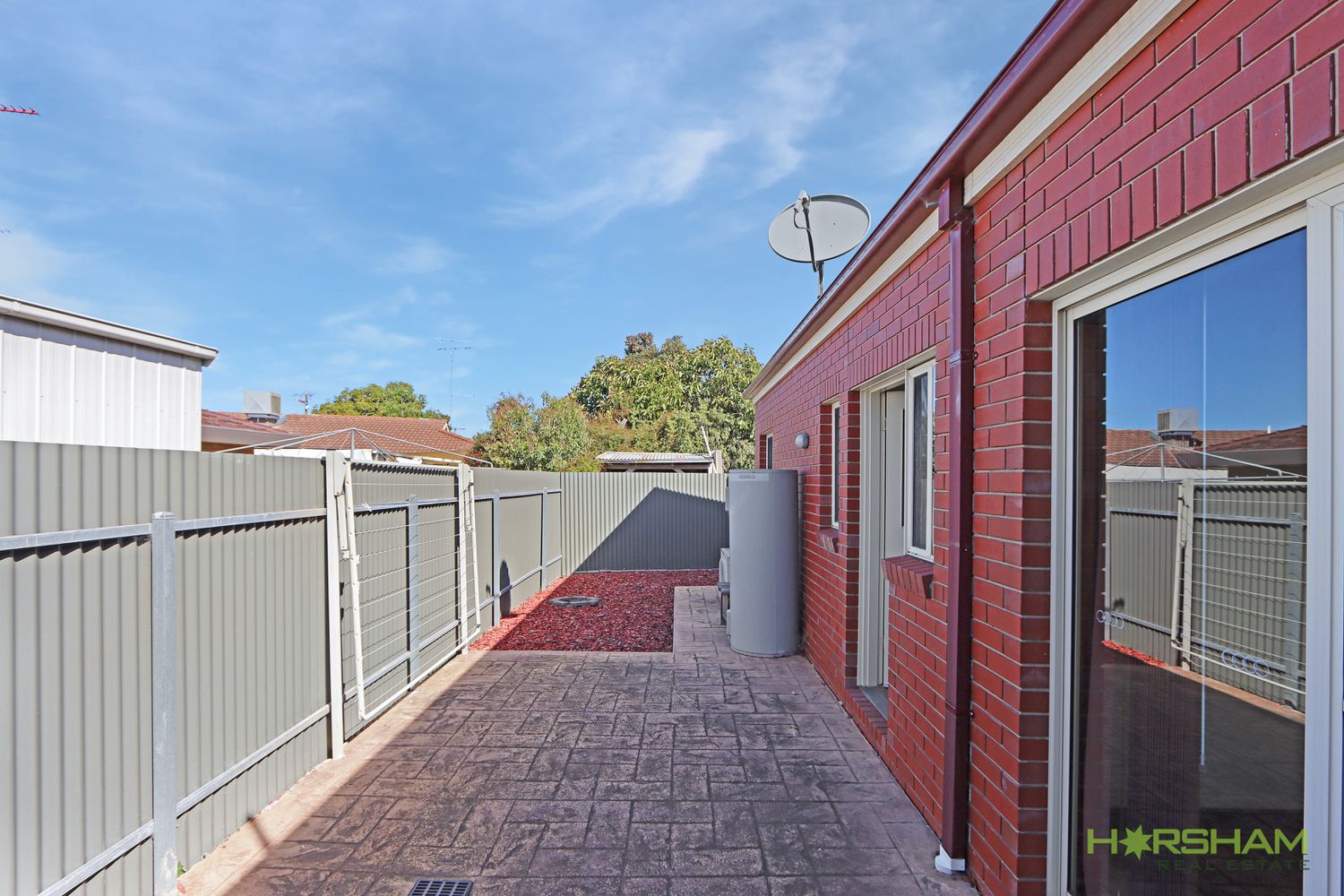 2 / 6 Carroll Street, Horsham