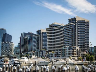 1409 / 2 Newquay Promenade, Docklands