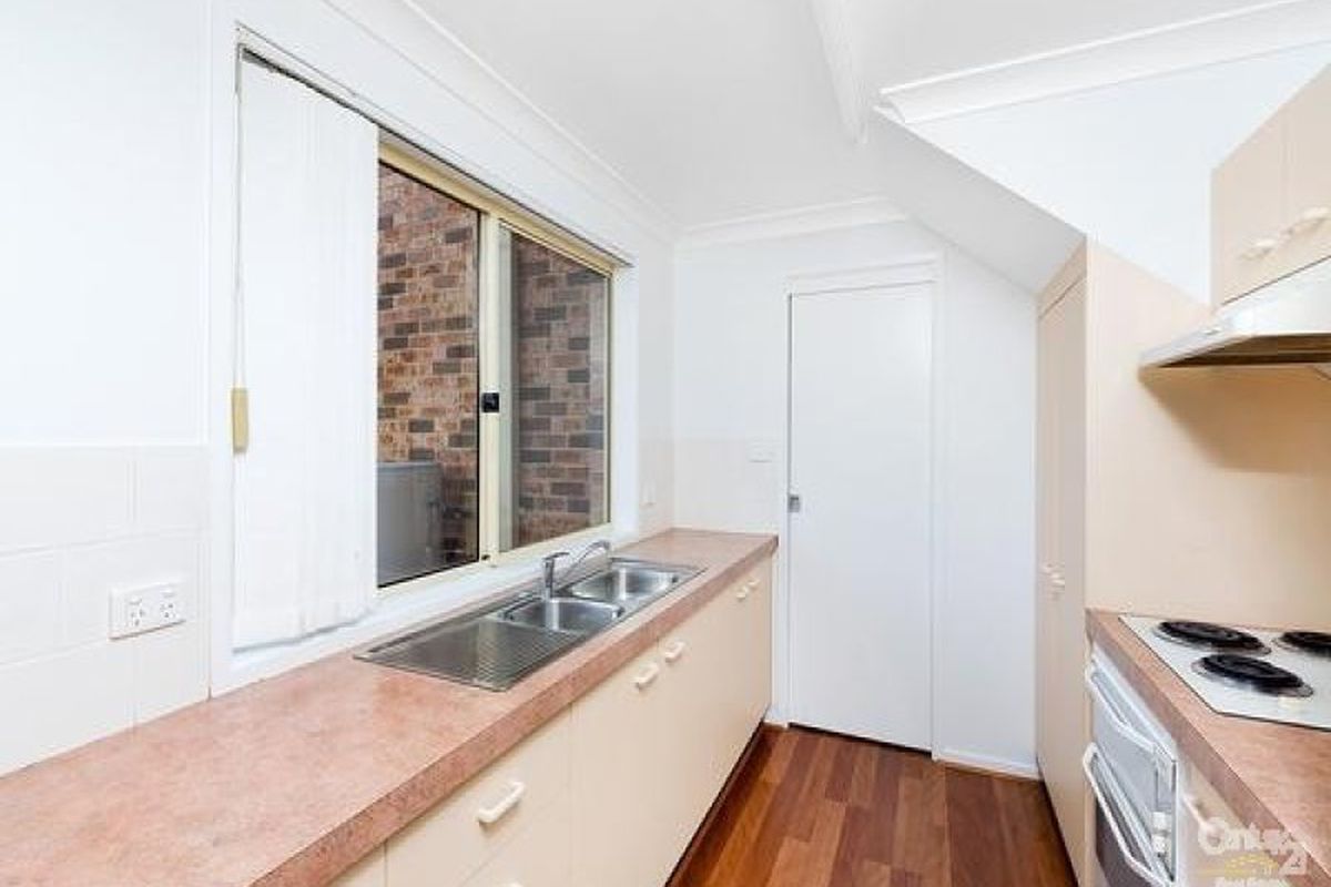 2 / 8 Russell Street, East Gosford
