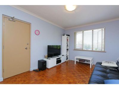 3 / 84 Lockhart Street, Como