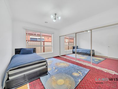 6 Mitta Place, Taylors Hill