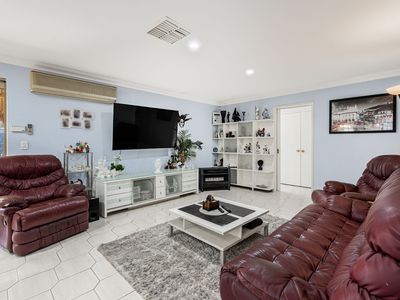 33 Roseheath Boulevard, Kiara