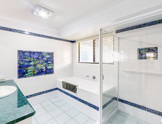 Spacious Home Offering Privacy, Pool & Side Access image 21