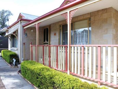 240 East Lloyd Street, Strathdale