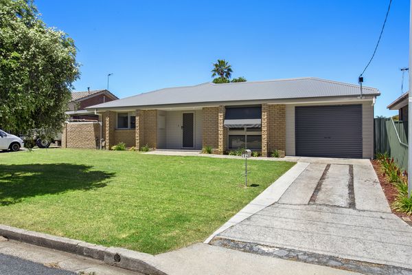 384 Dale Crescent, Lavington