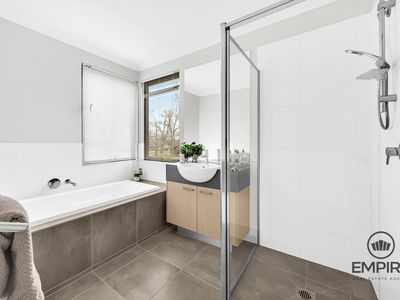 2 Plenty Way, Cranbourne North
