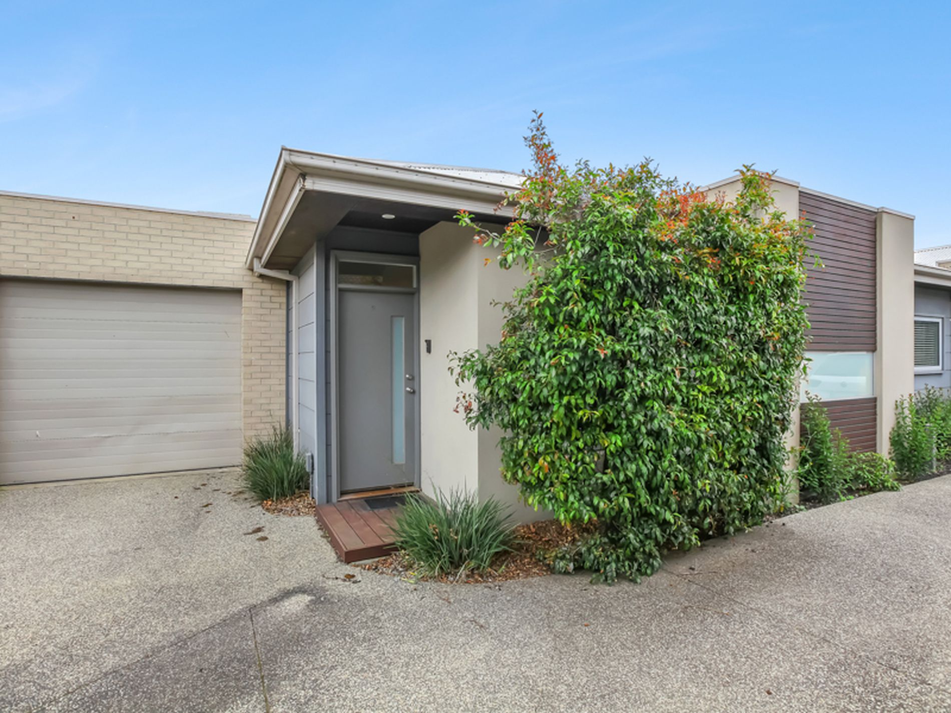 2 / 48 Eames Avenue, Brooklyn