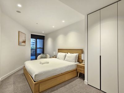 913 / 260 Spencer Street, Melbourne