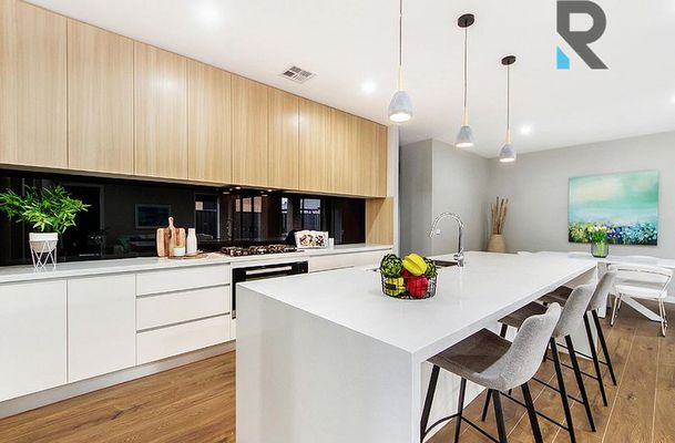 75 Horizon Boulevard, Greenvale