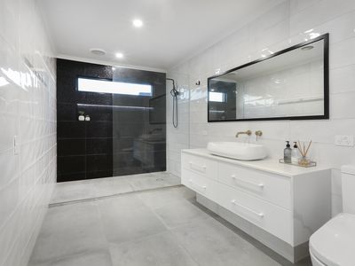 11 Cobblestone Drive, Attwood