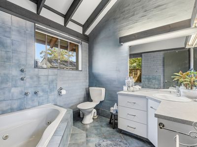 15 Kurrawong Avenue, Hawks Nest