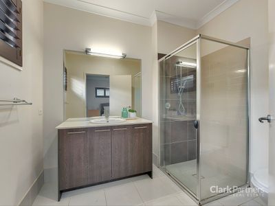 29 Hume Circuit, Warner