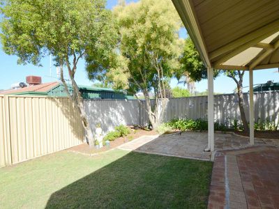19 Forest Lake Drive, Thornlie
