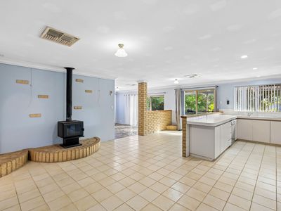 5 Lyndon Court, Heathridge