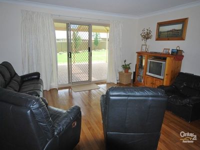 15 Cronin Place, Dubbo