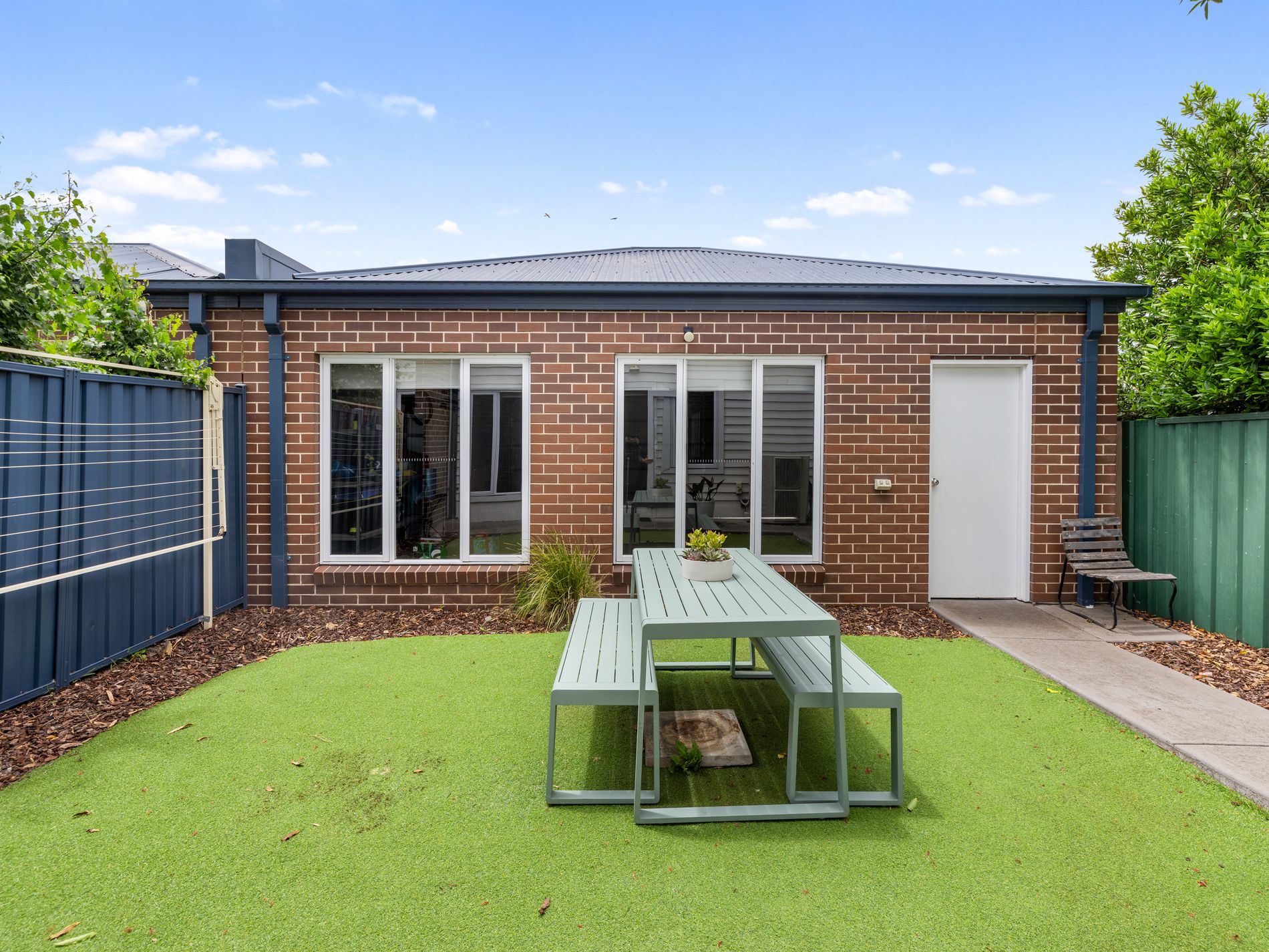 10 Mcneilage Street, Spotswood