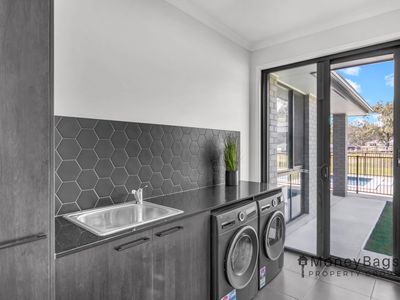 50-52 Pathfinder Road, Woodhill