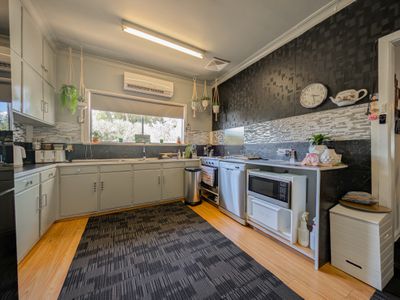 9 Railway Crescent, Boort