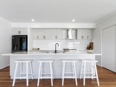 29 Swan Lake Drive, Sale