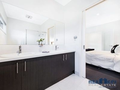 48 Mountainview Boulevard, Cranbourne North