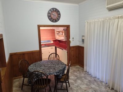 7 LEAKE STREET, Southend