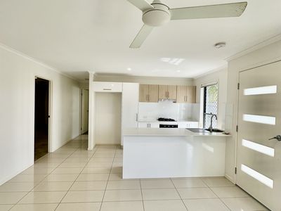 1 / 5 Jarrah Dr, Peregian Springs