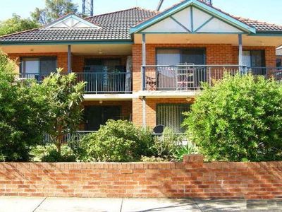 18 / 8-10 Gloucester Avenue, Burwood