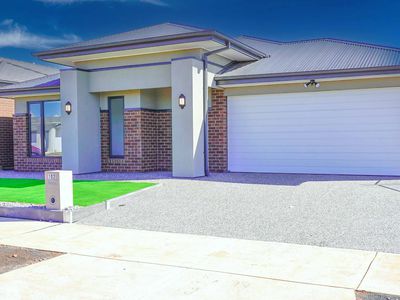 102 Buckingham Boulevard, Strathtulloh
