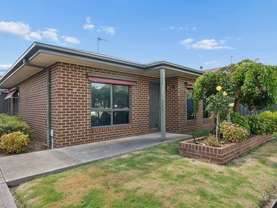 2 / 8 President Street, Seymour