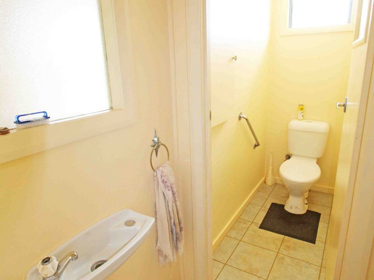 5 Solar Crescent, Atherton
