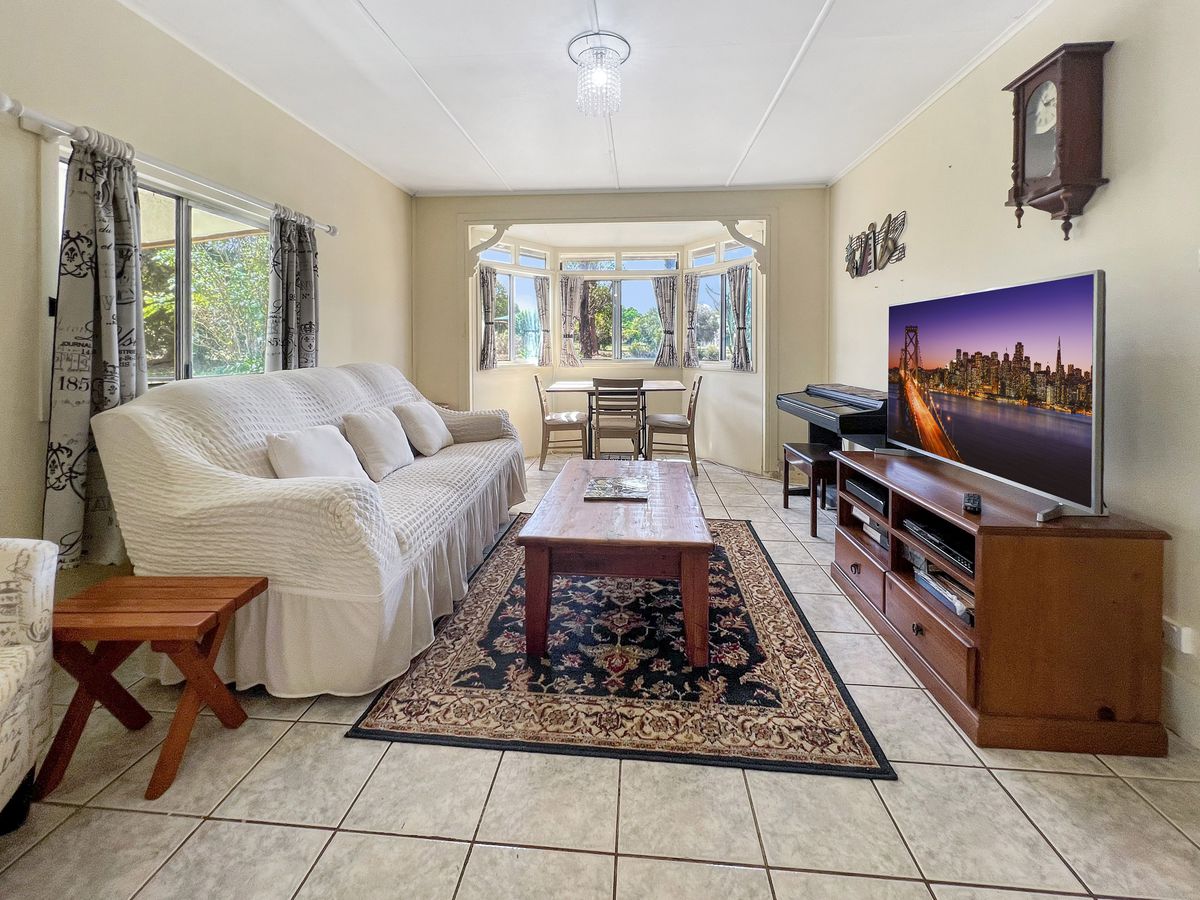 13 Panoramic Drive, Atherton
