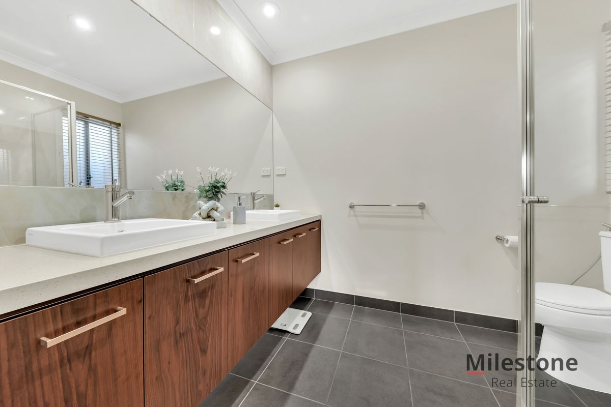 6 Galileo Way, Cranbourne West