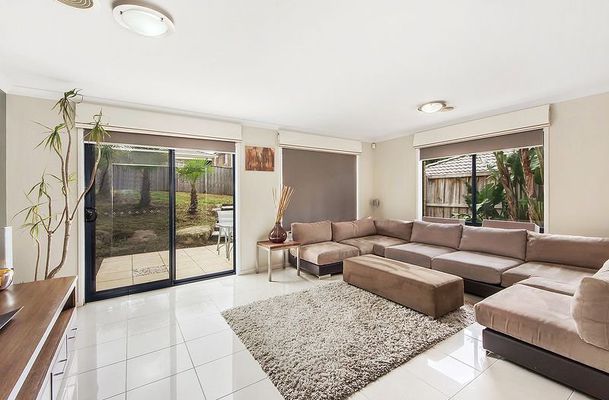 12 Kinloch Grove, Greenvale