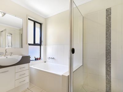 2 Beaumont Crescent, Pacific Pines