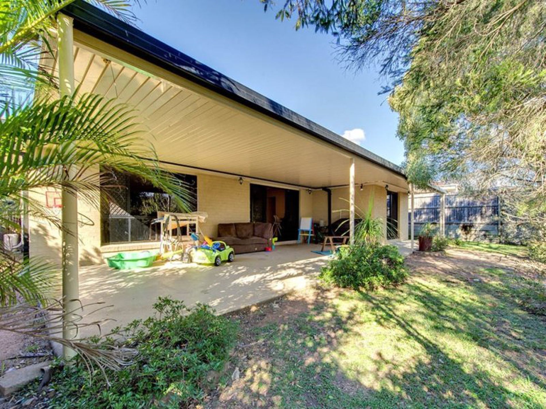 10 Sunview Road, Springfield