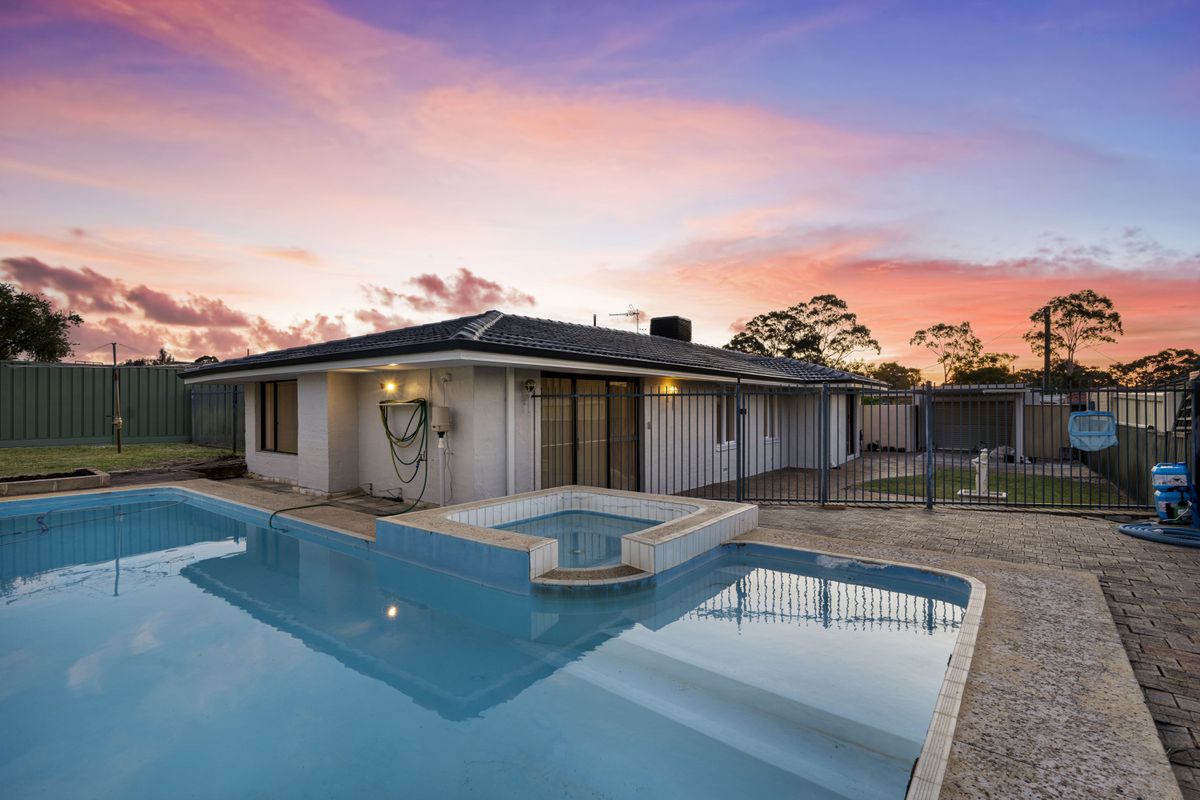 33 Riga Crescent, Willetton