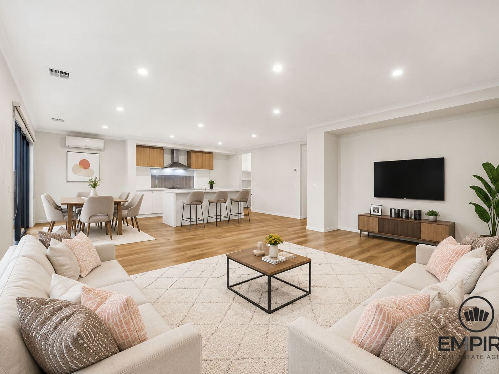 32 Theatre Circuit, Clyde North