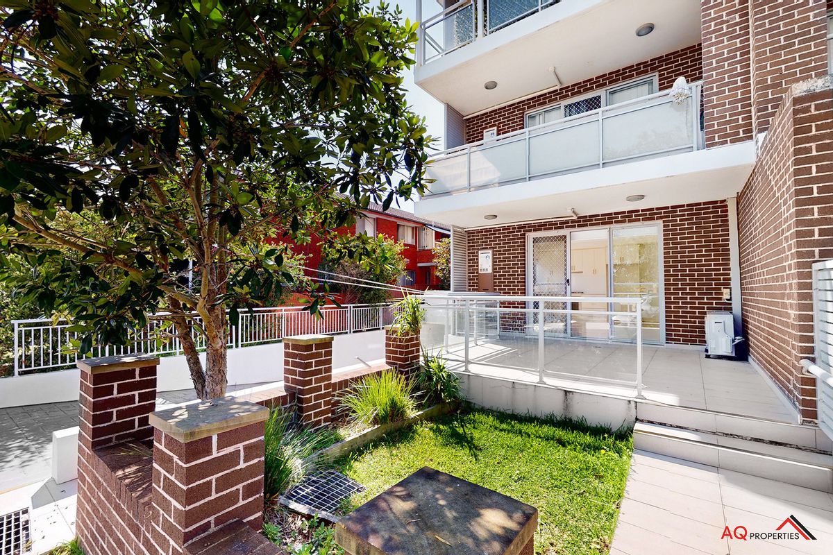 Perfectly Positioned, Double Brick, Street Entry