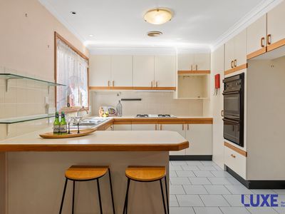 16 Gratton Place , Isaacs