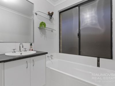 6 Ray Gardiner Vista, Tapping