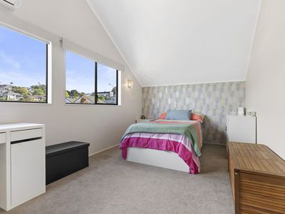 102 Chelsea View Drive, Chatswood