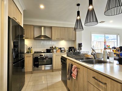 27 Abbots Avenue, Williams Landing