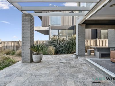 4 Topsails Close, Werribee South